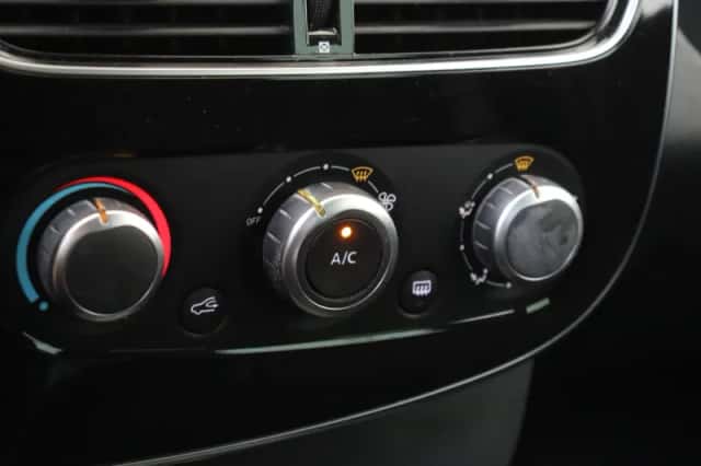Renault Clio (2017) thumbnail 19