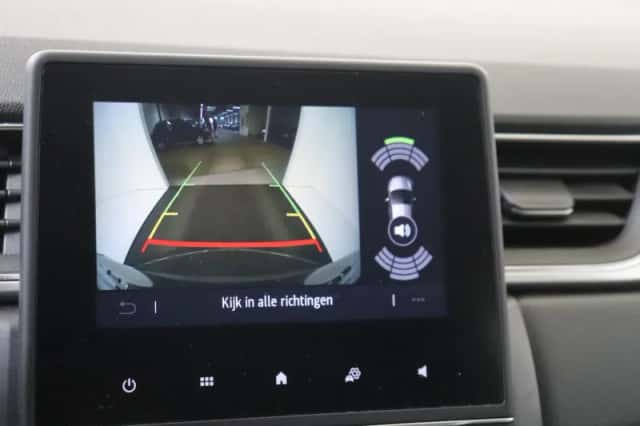 Renault Captur (2021) thumbnail 18