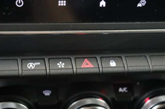 Renault Captur (2021) thumbnail 21