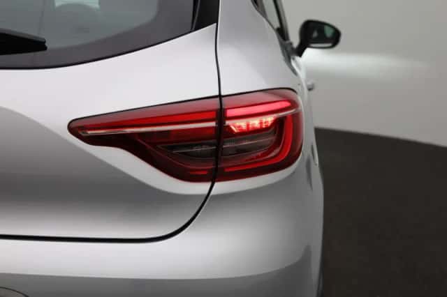 Renault Clio (2021) thumbnail 33