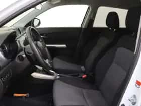 Suzuki Vitara (2015) thumbnail 11