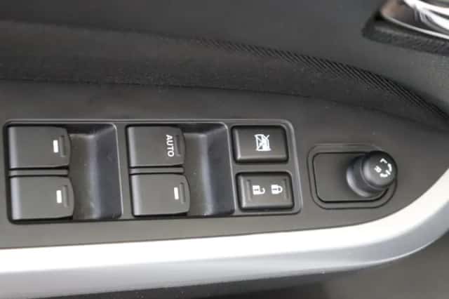Suzuki Vitara (2015) thumbnail 23