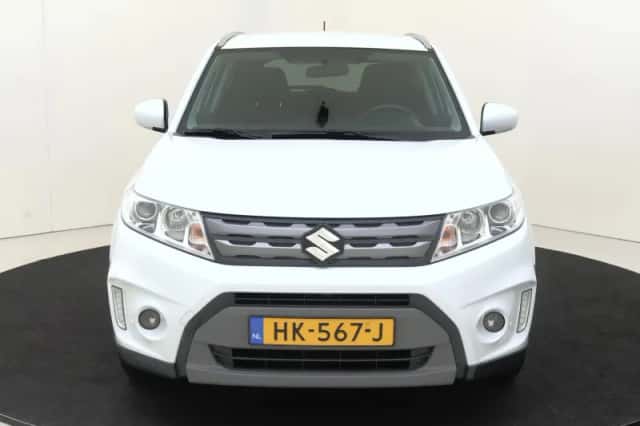 Suzuki Vitara (2015) thumbnail 6