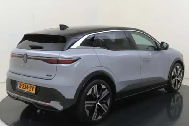 Renault Mégane E-Tech (2024) thumbnail 3