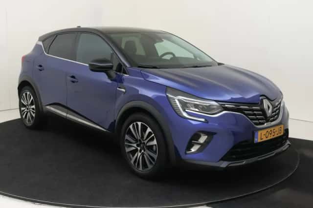 Renault Captur (2021) thumbnail 2