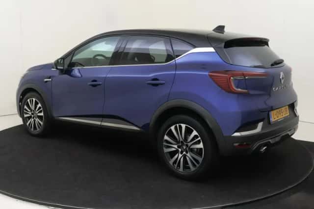Renault Captur (2021) thumbnail 3