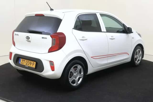 Kia Picanto (2019) thumbnail 4