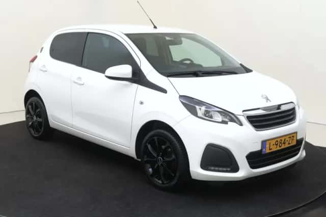 Peugeot 108 (2021) thumbnail 2