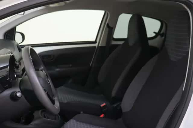 Peugeot 108 (2021) thumbnail 11