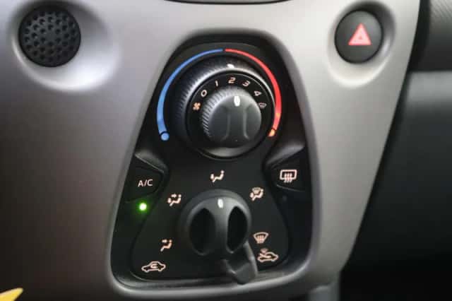 Peugeot 108 (2021) thumbnail 16
