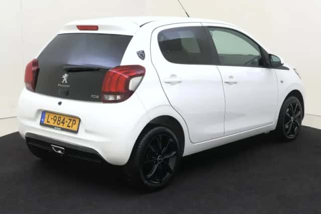 Peugeot 108 (2021) thumbnail 4