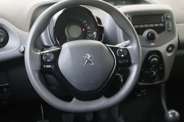 Peugeot 108 (2021) thumbnail 10