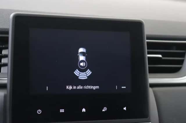 Renault Captur (2020) thumbnail 17