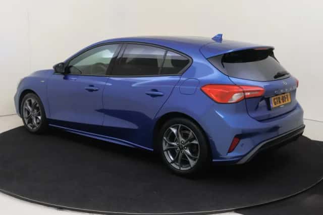 Ford Focus (2020) thumbnail 3