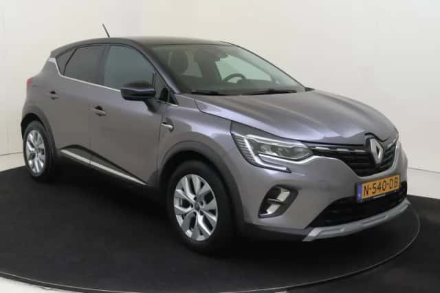 Renault Captur (2021) thumbnail 2