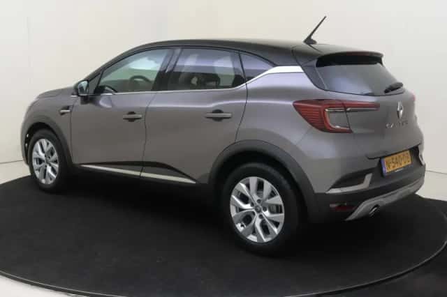 Renault Captur (2021) thumbnail 3
