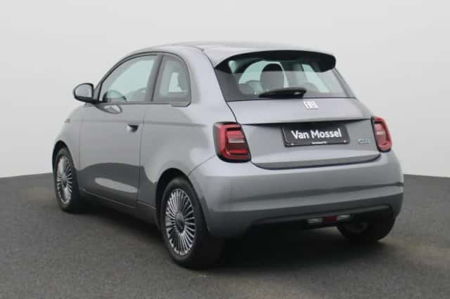 Fiat 500 (2023) thumbnail 2