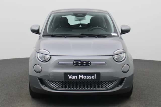Fiat 500 (2023) thumbnail 3