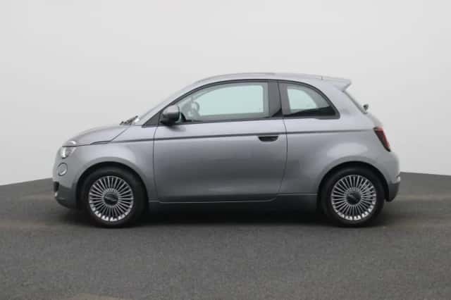 Fiat 500 (2023) thumbnail 4