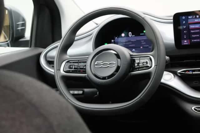 Fiat 500 (2023) thumbnail 35
