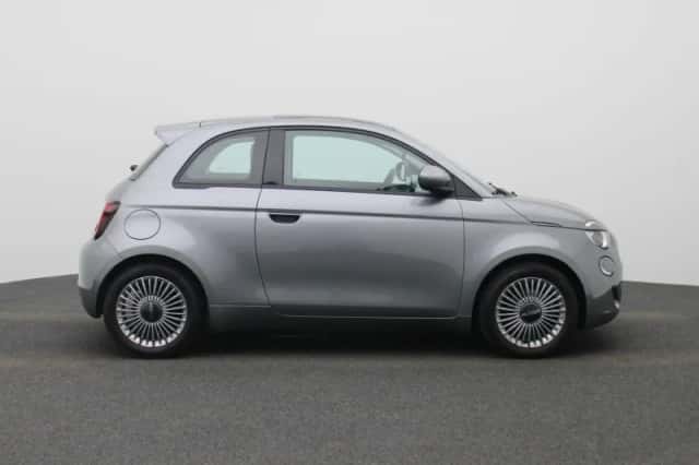Fiat 500 (2023) thumbnail 6