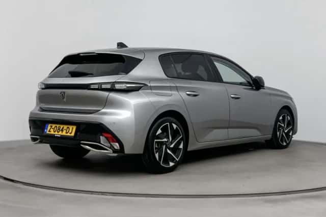 Peugeot 308 (2022) thumbnail 4
