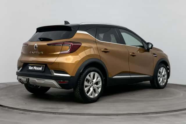 Renault Captur (2021) thumbnail 4