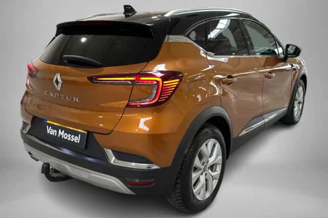Renault Captur (2021) thumbnail 4