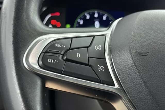 Renault Captur (2021) thumbnail 6
