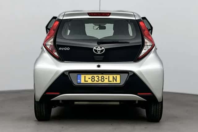 Toyota Aygo (2020) thumbnail 3