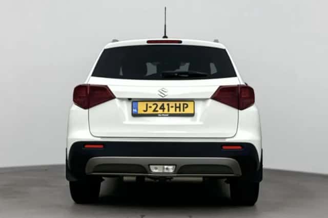Suzuki Vitara (2020) thumbnail 3