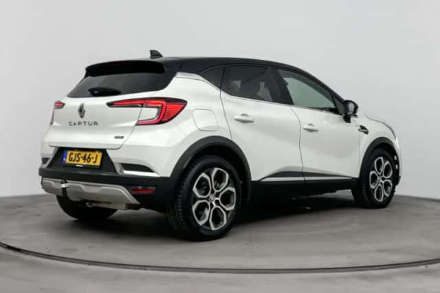 Renault Captur (2023) thumbnail 4