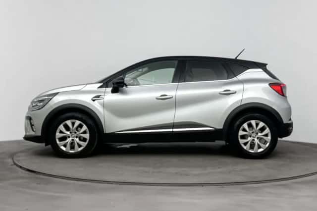 Renault Captur (2022) thumbnail 2