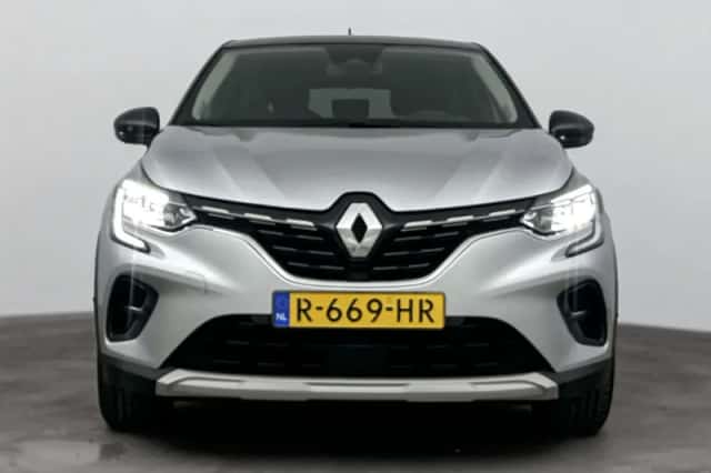 Renault Captur (2022) thumbnail 5