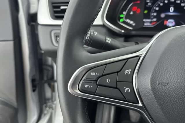 Renault Captur (2022) thumbnail 6