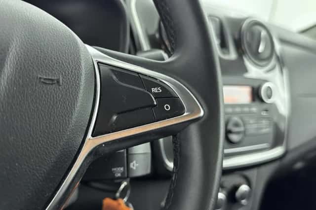 Dacia Logan (2018) thumbnail 6