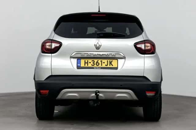 Renault Captur (2017) thumbnail 3