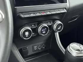 Renault Captur (2023) thumbnail 19