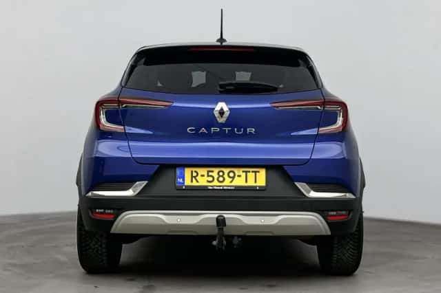 Renault Captur (2022) thumbnail 3