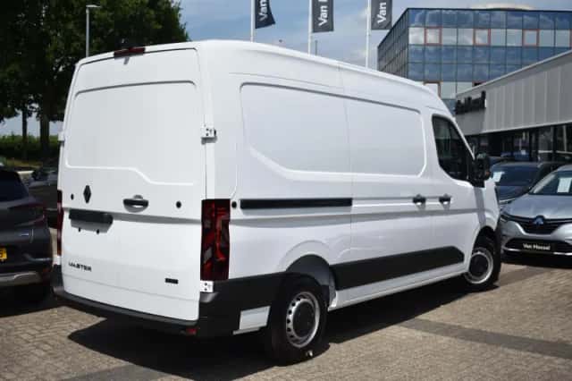 Renault Master (2025) thumbnail 2