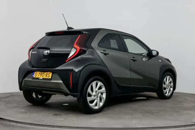 Toyota Aygo (2022) thumbnail 4