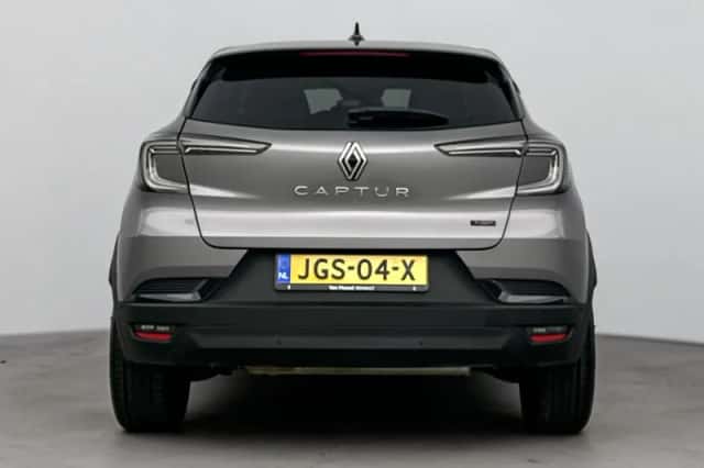 Renault Captur (2025) thumbnail 3