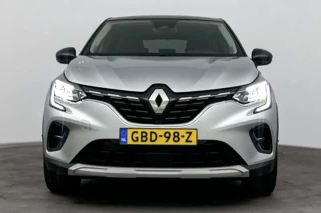 Renault Captur (2023) thumbnail 5