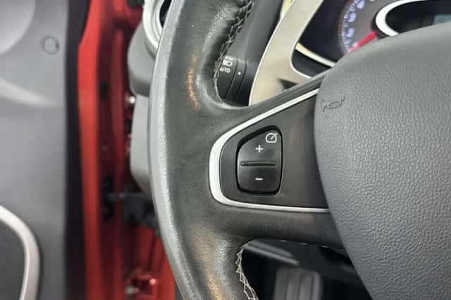 Renault Clio (2016) thumbnail 6