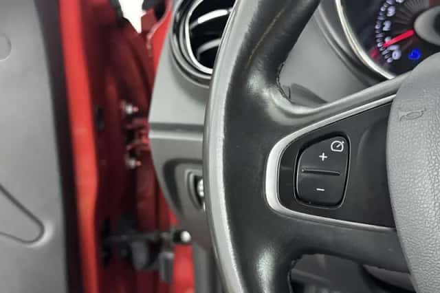 Renault Captur (2017) thumbnail 6