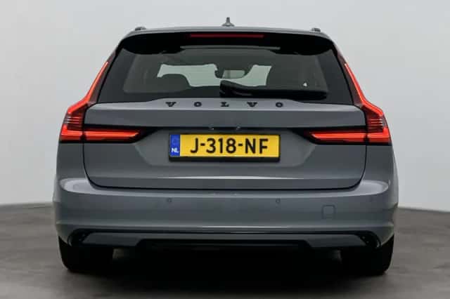 Volvo V90 (2020) thumbnail 3