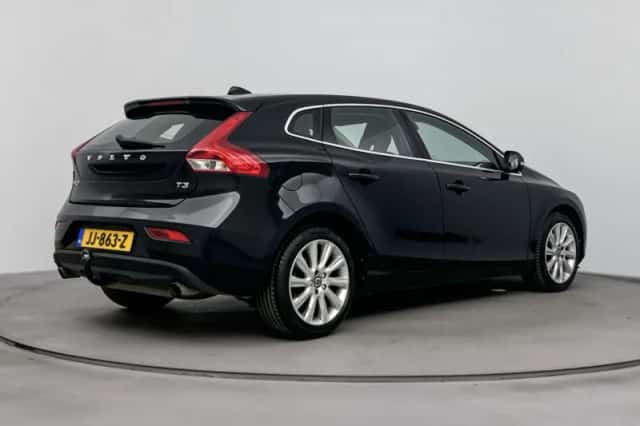 Volvo V40 (2016) thumbnail 4
