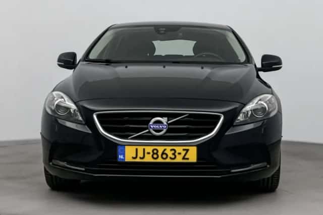 Volvo V40 (2016) thumbnail 5