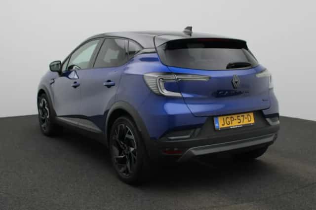 Renault Captur (2025) thumbnail 2