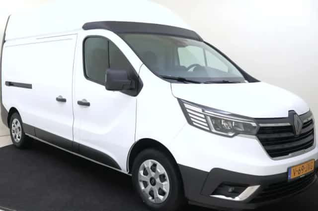 Renault Trafic (2024) thumbnail 3